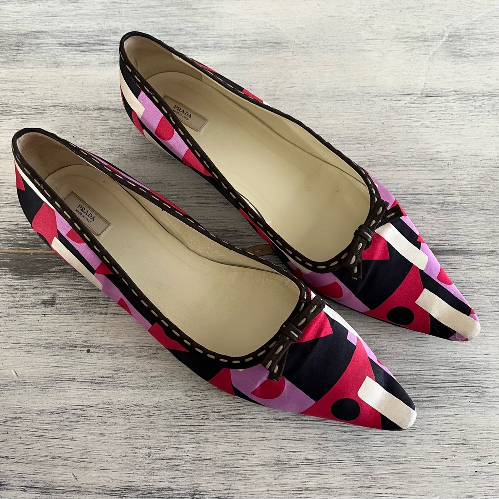 Vintage Prada Geometric Pink flats with bow detail size 39